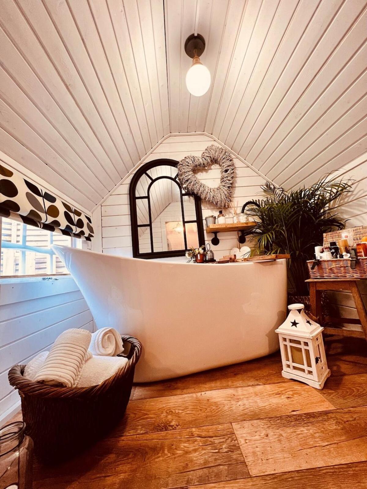 1 - Ein Trysor Cudd - Outdoor Bathtub - Incredible Views Villa Pont Sticill Exterior foto