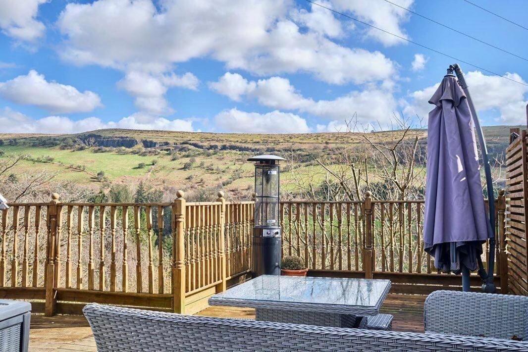 1 - Ein Trysor Cudd - Outdoor Bathtub - Incredible Views Villa Pont Sticill Exterior foto