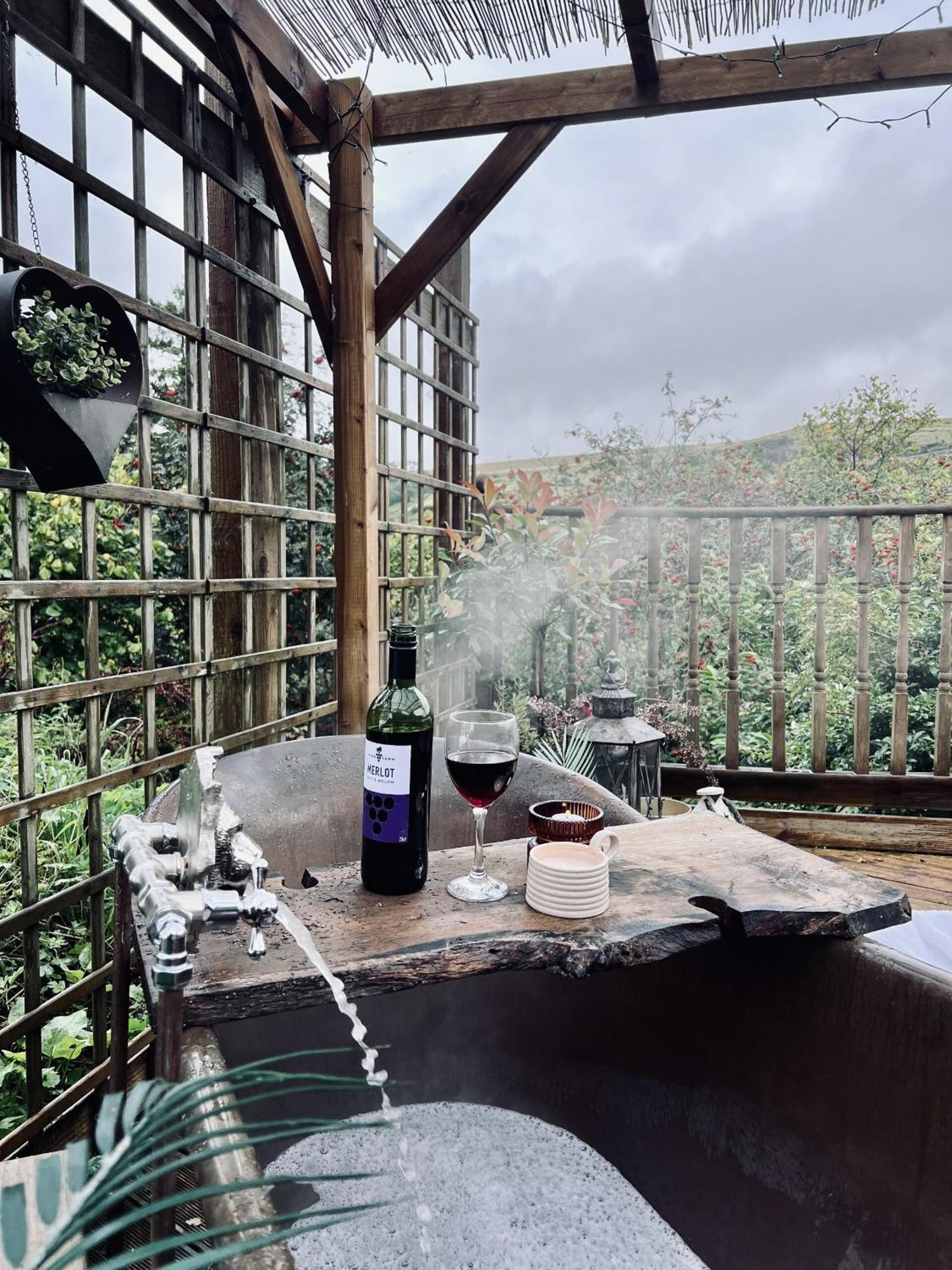 1 - Ein Trysor Cudd - Outdoor Bathtub - Incredible Views Villa Pont Sticill Exterior foto